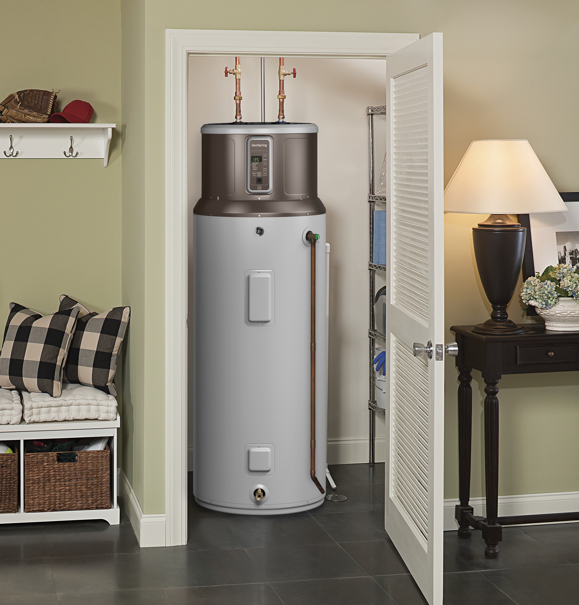 solar-hot-water-or-heat-pump-water-heaters-which-should-you-choose